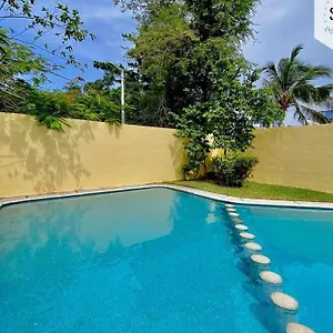 Amplia Y Calida Casa Cerca De Plaza Las Americas Holiday home