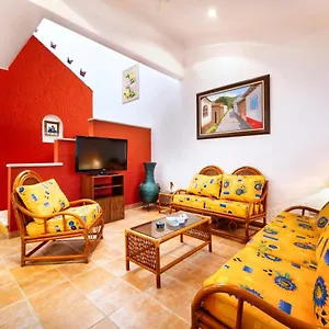 Tata & Nana's - 3bdrm Private House Сasa de vacaciones